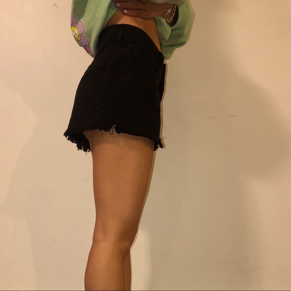 CUTE BLACK DENIM SHORTS!!!!